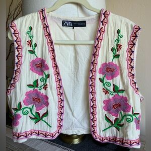 Zara Floral Embroidered Crop Top - Cream and Pink
